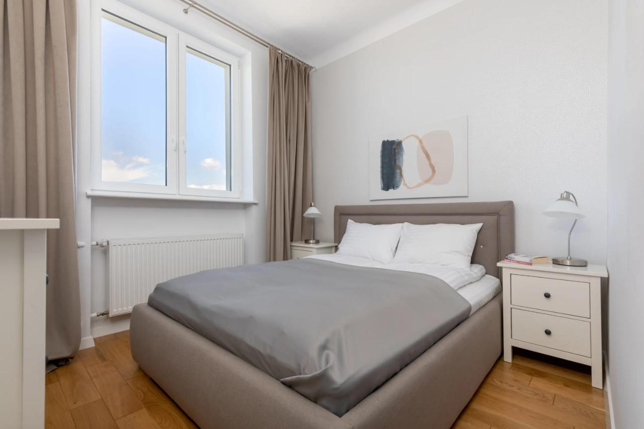 Przestronny Apartament Z Widokiem Na Miasto W Warszawie Warszawa Exteriör bild